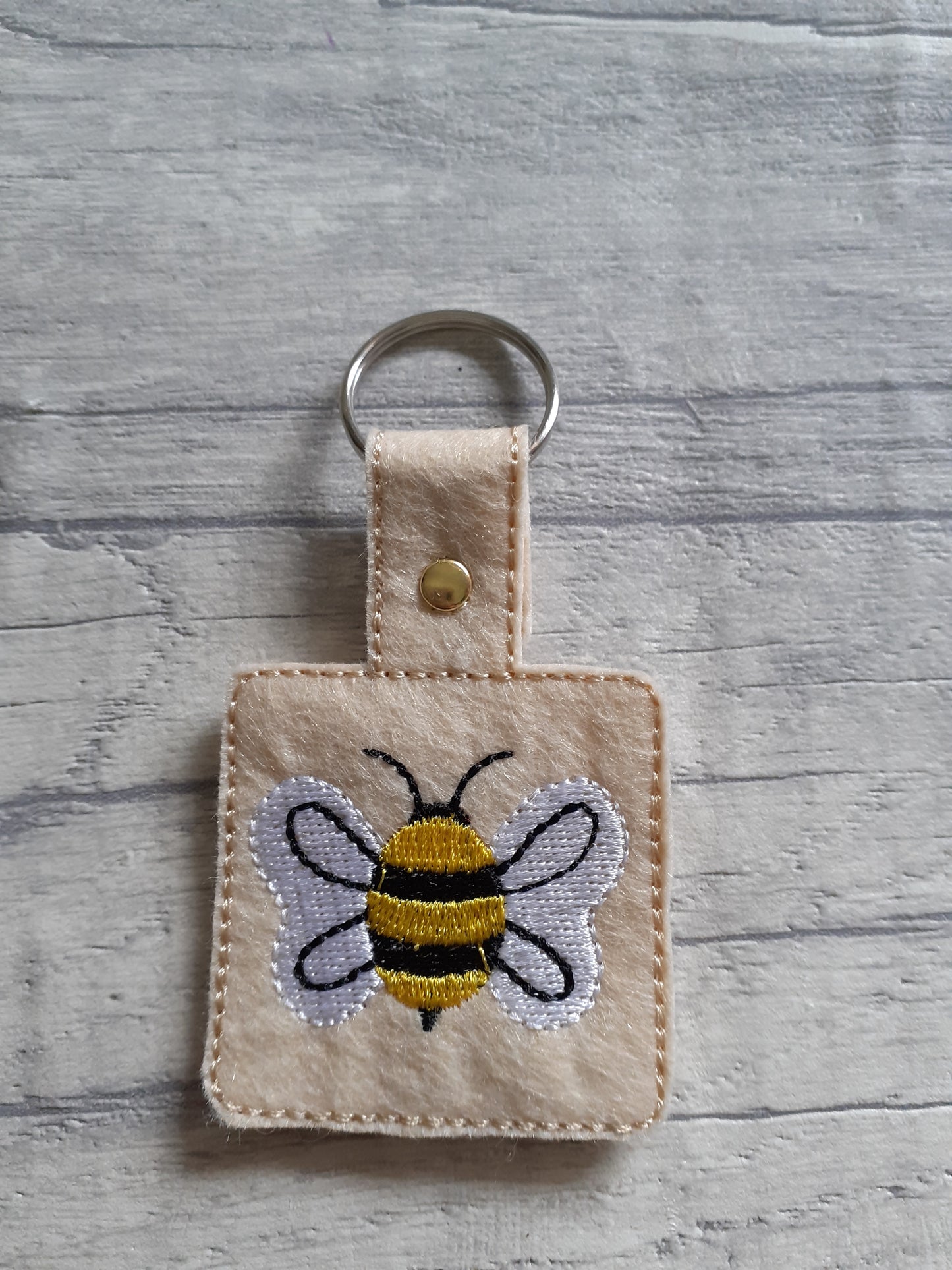 Bee Keyring